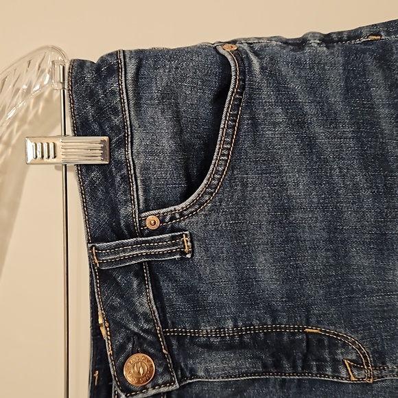 SEVEN 7 size 12 Weekend Short distressed color frayed cut off hem EUC - Picture 12 of 13